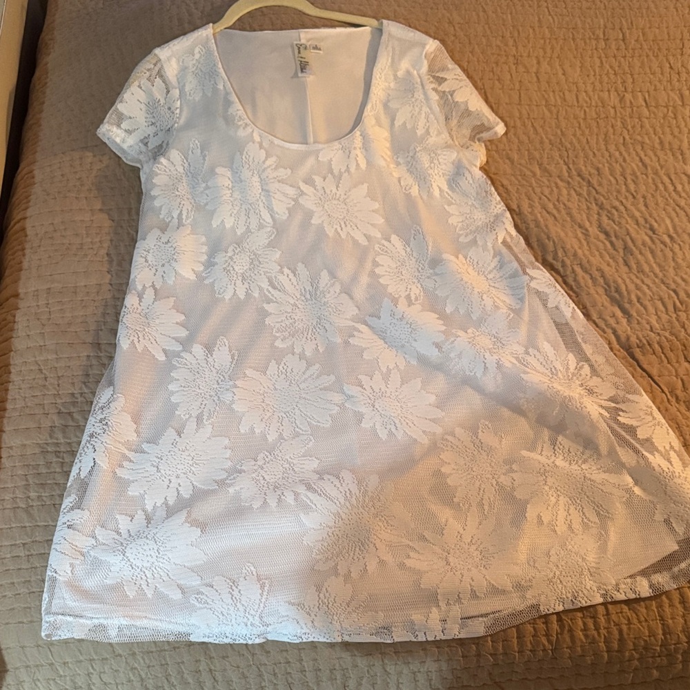 Emma & Michele Elegant White Dress